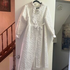 Elegant White Quilted Women's Robe